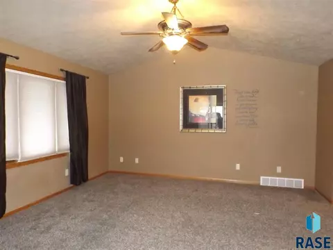 310 S Prairie Ave, Tea, SD 57064 photo 7