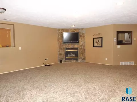 310 S Prairie Ave, Tea, SD 57064 photo 17