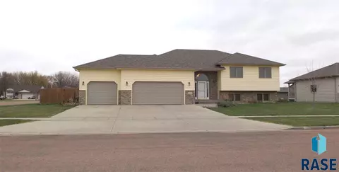 310 S Prairie Ave, Tea, SD 57064 photo 1