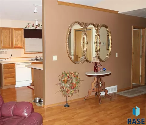6604 W Cain Cir, Sioux Falls, SD 57106 photo 4