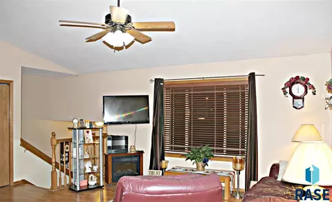6604 W Cain Cir, Sioux Falls, SD 57106 photo 6