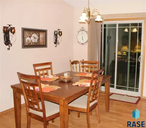 6604 W Cain Cir, Sioux Falls, SD 57106 photo 8