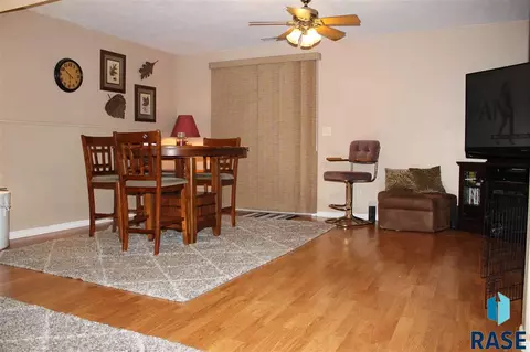 6604 W Cain Cir, Sioux Falls, SD 57106 photo 18