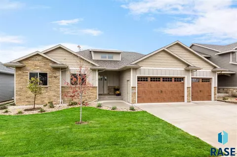 2219 E Stone Pointe Cir, Sioux Falls, SD 57108 photo 1