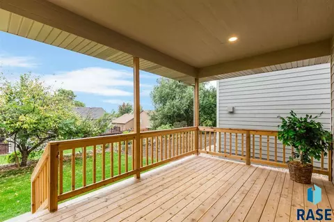 2219 E Stone Pointe Cir, Sioux Falls, SD 57108 photo 21