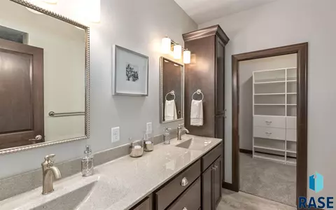 2219 E Stone Pointe Cir, Sioux Falls, SD 57108 photo 18