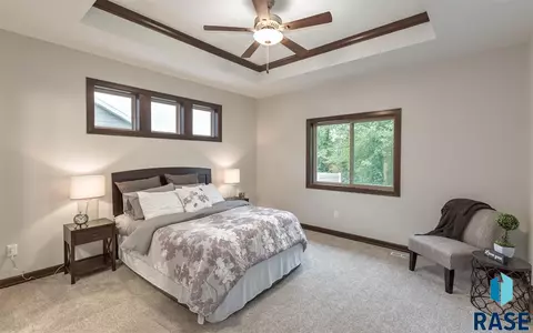 2219 E Stone Pointe Cir, Sioux Falls, SD 57108 photo 17