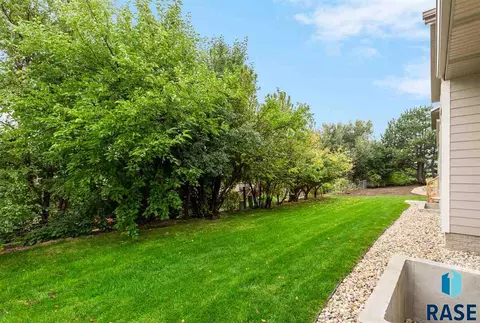 2219 E Stone Pointe Cir, Sioux Falls, SD 57108 photo 23