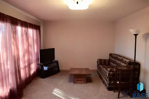 206 E 8th St, Dell Rapids, SD 57022 photo 6