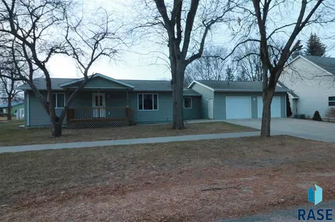 804 Blackstone Pl, Hurley, SD 57036 photo 1