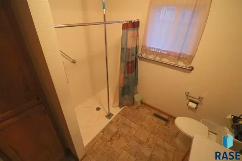 804 Blackstone Pl, Hurley, SD 57036 photo 12