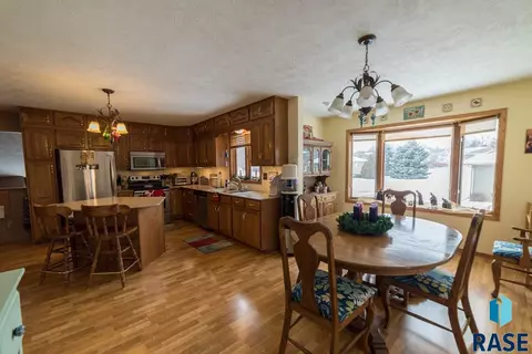 1010 NE 8th St, Madison, SD 57042 photo 12