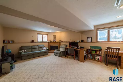 1010 NE 8th St, Madison, SD 57042 photo 26
