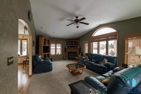 1010 NE 8th St, Madison, SD 57042 photo 23