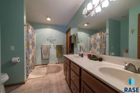 1010 NE 8th St, Madison, SD 57042 photo 29