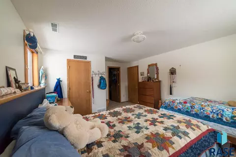 1010 NE 8th St, Madison, SD 57042 photo 35