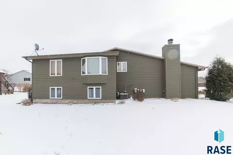 1010 NE 8th St, Madison, SD 57042 photo 4