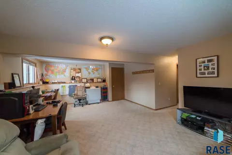 1010 NE 8th St, Madison, SD 57042 photo 25