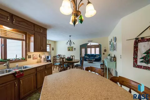 1010 NE 8th St, Madison, SD 57042 photo 11