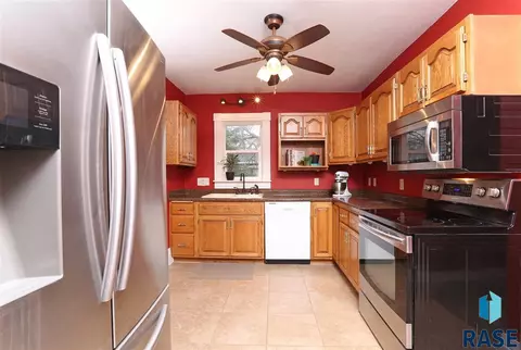 615 N Broadway St, Canton, SD 57013 photo 5