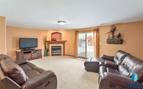 2009 E Briar Den Ct, Sioux Falls, SD 57108 photo 14