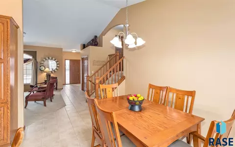 2009 E Briar Den Ct, Sioux Falls, SD 57108 photo 12