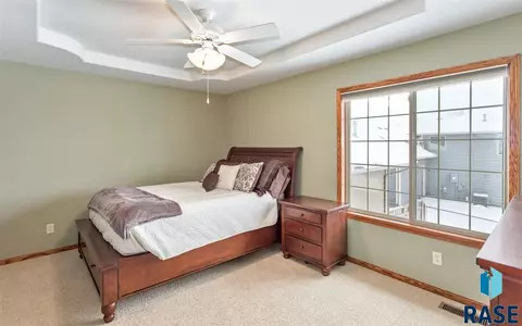 2009 E Briar Den Ct, Sioux Falls, SD 57108 photo 13