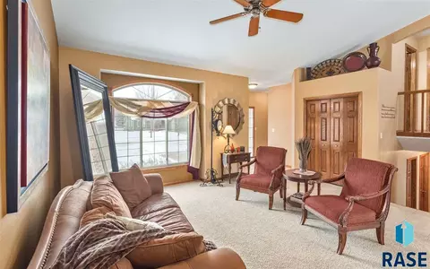 2009 E Briar Den Ct, Sioux Falls, SD 57108 photo 5