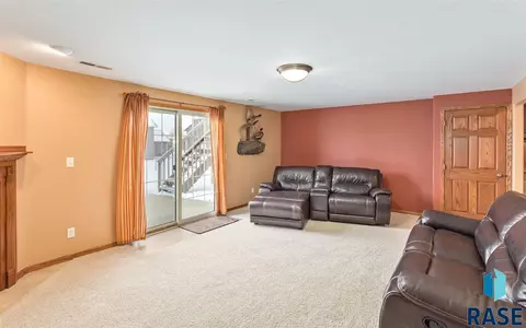 2009 E Briar Den Ct, Sioux Falls, SD 57108 photo 15