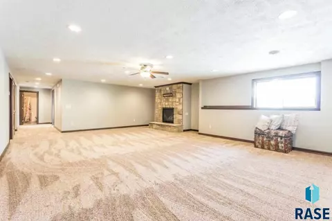 2239 E Stone Pointe Cir, Sioux Falls, SD 57108 photo 23