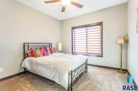 2239 E Stone Pointe Cir, Sioux Falls, SD 57108 photo 19