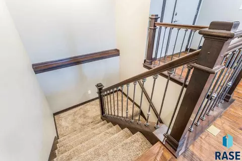 2239 E Stone Pointe Cir, Sioux Falls, SD 57108 photo 3