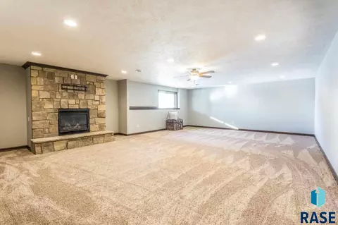 2239 E Stone Pointe Cir, Sioux Falls, SD 57108 photo 22