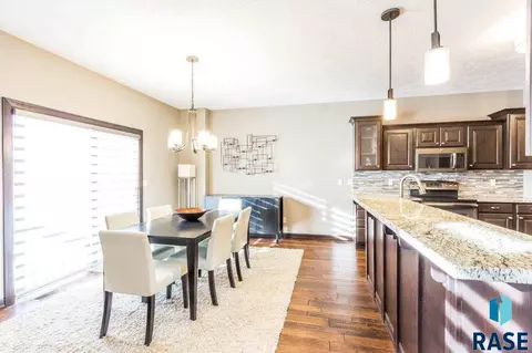 2239 E Stone Pointe Cir, Sioux Falls, SD 57108 photo 10