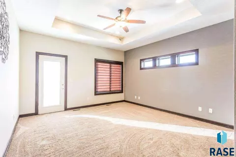 2239 E Stone Pointe Cir, Sioux Falls, SD 57108 photo 14