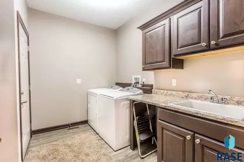 2239 E Stone Pointe Cir, Sioux Falls, SD 57108 photo 13