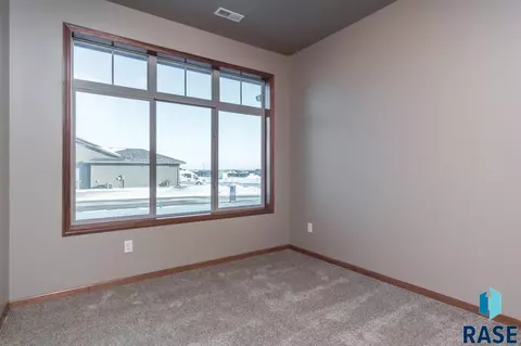 8205 W Monroe Pl, Sioux Falls, SD 57106 photo 12