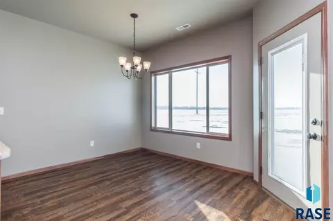 8205 W Monroe Pl, Sioux Falls, SD 57106 photo 11