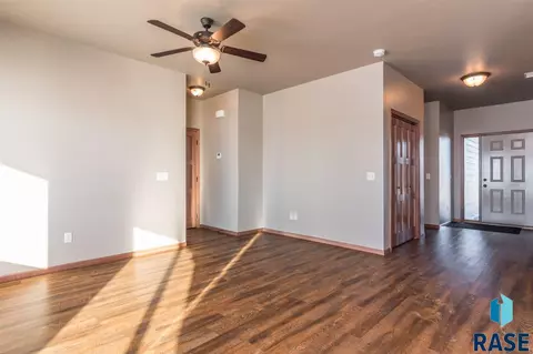 8205 W Monroe Pl, Sioux Falls, SD 57106 photo 6