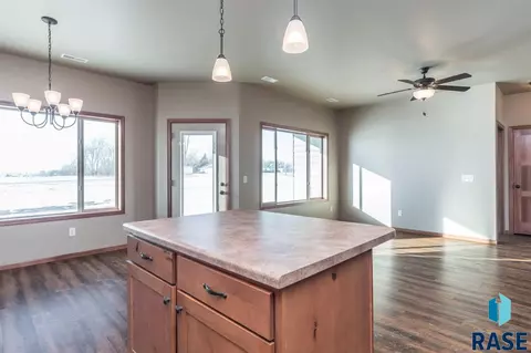 8205 W Monroe Pl, Sioux Falls, SD 57106 photo 9