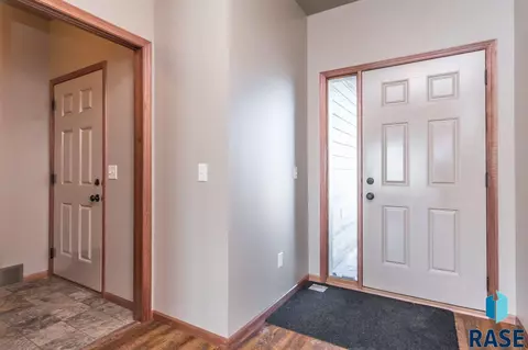 8205 W Monroe Pl, Sioux Falls, SD 57106 photo 3