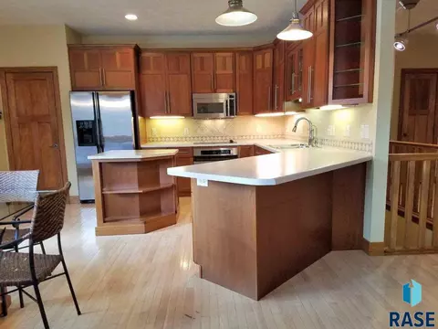 200 E Pinehurst Dr, Sioux Falls, SD 57108 photo 6
