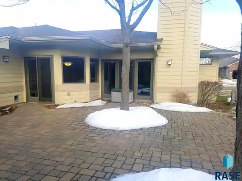 200 E Pinehurst Dr, Sioux Falls, SD 57108 photo 21