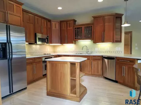 200 E Pinehurst Dr, Sioux Falls, SD 57108 photo 5