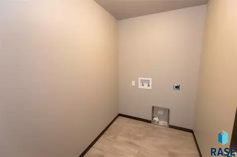 645 W High Pointe St, Tea, SD 57064 photo 16