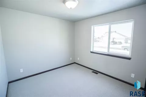 645 W High Pointe St, Tea, SD 57064 photo 14
