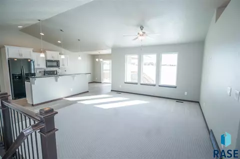 645 W High Pointe St, Tea, SD 57064 photo 9