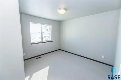 645 W High Pointe St, Tea, SD 57064 photo 11
