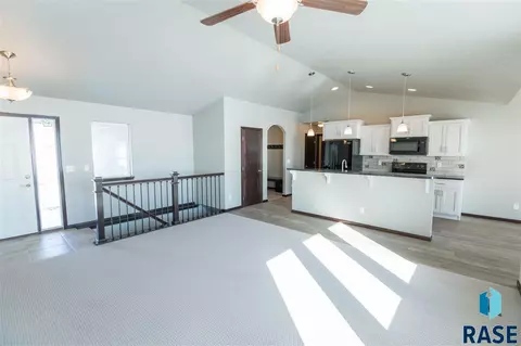 645 W High Pointe St, Tea, SD 57064 photo 10