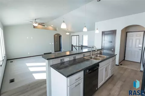 645 W High Pointe St, Tea, SD 57064 photo 7
